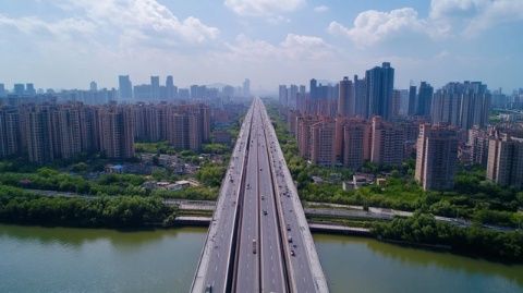 Z12/13-Z14/11次列车是中国铁路运行于辽宁省会城市沈阳至广东省会城市广