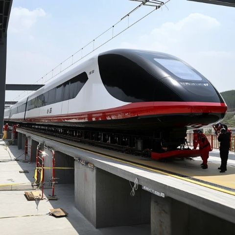从通辽开往石家庄的火车,在这个城市停车时间是67分钟,这是什么原因?