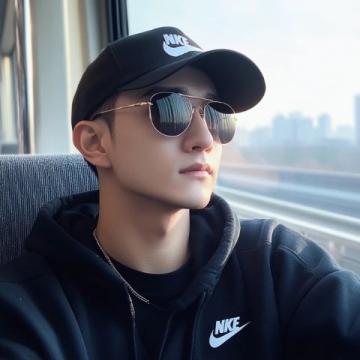 列车员称“山东人穷”引发争议，网友自嘲回应显成熟态度
