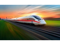 旅客高铁上心脏不适列车员医生联手施救转危为安