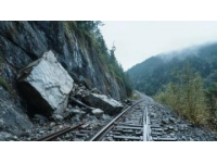 达州发布防洪警报：滨河路积水严重 多列火车延误