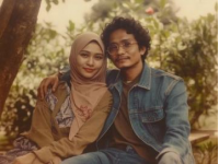 1988年情动火车：23岁女研究生与35岁男子的爱情征途