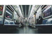 紧急！列车乘客突发疾病倒地