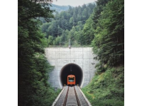 揭秘：火车如何翻山越岭，原来靠的是这些“秘密武器