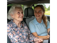 一对母女坐错位置拒绝让座被乘务员劝说