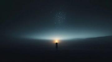 无尽旅程中的孤独探索——深夜山径独行
