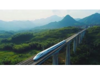 绿皮慢火车：大凉山居民的幸福列车之旅