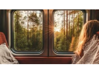 火车上的难忘经历：一位“临时歌手”的车厢演唱会