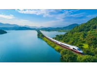 2025年百趟银发旅游专列启动：舒适晚年出行新时代