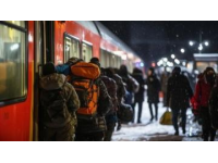 东北首场雨雪寒潮影响多趟列车停运，旅客出行需注意！