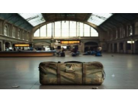 火车站的人生新章从这里迈向爱财爱己的生活