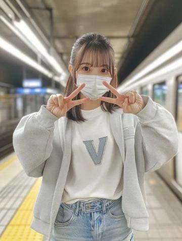 高铁站长暖心助力:女孩紧急改签回家,感人故事引网友点赞