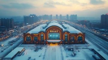 常德火车站惊现乌龙:员工疏忽导致旅客被锁站内20分钟,现场拥堵不堪