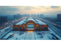 常德火车站惊现乌龙：员工疏忽导致旅客被锁站内20分钟，现场拥堵不堪