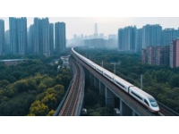 高铁速度与山城节奏的时空悖论：重庆东站的魔幻现实