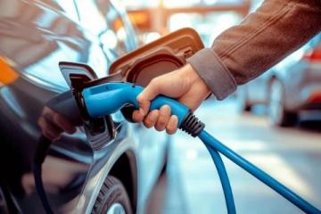 纯电动车 usage场景揭秘:七成用于上下班通勤