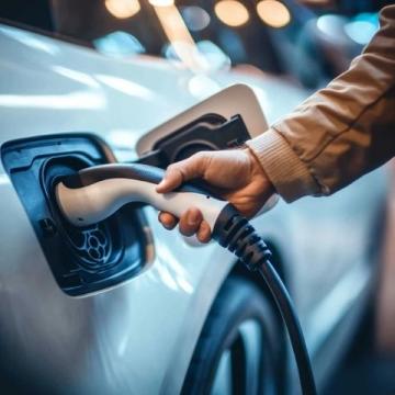 纯电动车 usage场景揭秘:七成用于上下班通勤