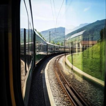 一次难忘的火车之旅:Z372列车上的文化交融与人文交流分享