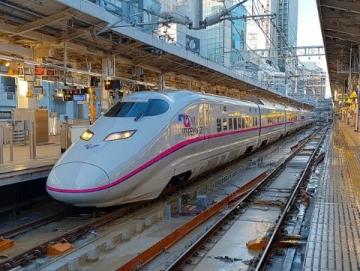 8332次列车仅三节车厢,里程有限