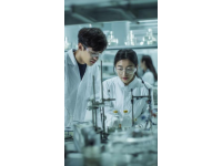 武汉理工大学毕业生为什么成为列车员？这背后有着更深层的职场现状。