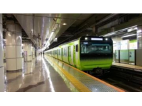 新年元旦火车票热销，车站迎客流高峰