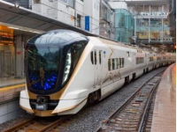 高铁穿梭间，安全警惕“缝隙”处