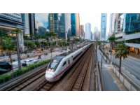 中国高铁迎来巨无霸动车组新时代