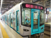 感受上海磁悬浮列车的科技与速度魅力