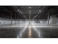 一位孕妇在坐高铁时遭遇意外：行李箱从天而降砸向她的腹部，结果造成胎儿早产离世。