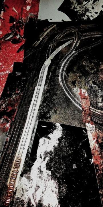 印度火车相撞截至目前已致207死900伤,伤亡人数还在进一步增加