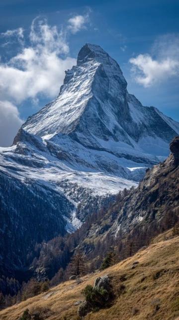采尔马特高山小火车之旅，心怀悬念的雪景。
