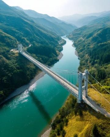 中国高铁:技术革新与网络完善的交通奇迹