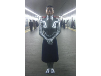 干得漂亮！沈阳地铁小姐姐背着受伤女大学生狂奔数百米赶高铁……