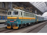 绿皮火车受欢迎的秘密：速度慢却情感丰富