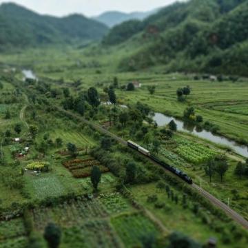 青岛至通化列车沿途美景航拍视频