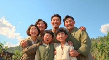 绿皮火车上的温暖邂逅:与彝族家庭的一段难忘旅途
