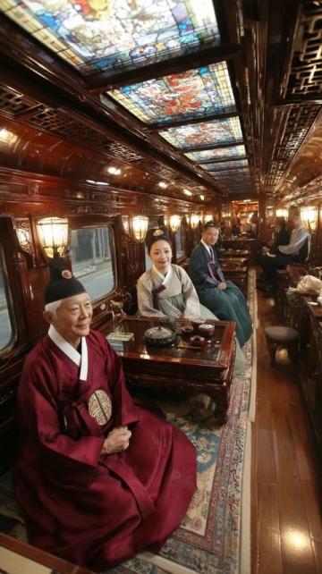 京津冀首趟观光旅游列车“星光·燕赵号”开通赴承德游玩更便捷