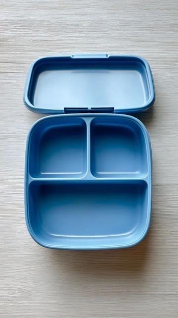 火车盒饭遇冷背后为何乘客宁可挨饿喝水，也不愿掏钱？