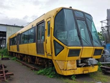 再现复古风!大学生偶遇罕见双层火车,唤起20年前回忆之旅