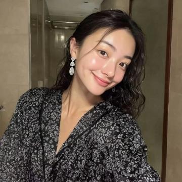 李国庆的人生列车驶向新站台：离婚分割后的新恋情
