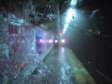 列车砸窗事件：情绪管理与责任的紧急时刻平衡