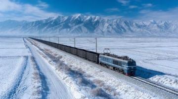 丝绸之路列车K9756/9757&K9755/9758：激情穿越新疆美景的极致之旅