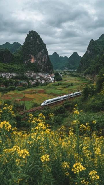 高铁穿越秦岭：40分钟跨越百公里隧道群的奇迹工程