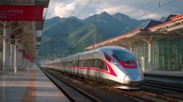 小凤一家与金哥的高铁之旅