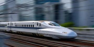 2004年西方为何向中国转让先进高铁技术？原因只有一个