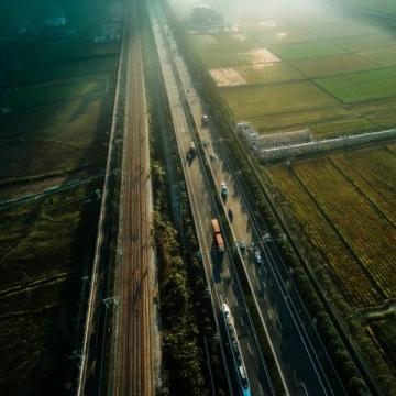 CR400BF型动车组货运版亮相中国铁路