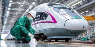 世界最快高铁时速达400公里 将刷新成渝中线速度纪录