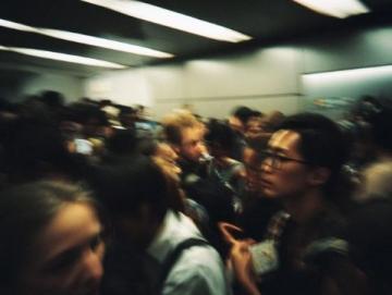 挥手告别人生列车上的那些下车时刻