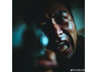 重逢淚盈眶：石晶與胡達(dá)凱七年后的火車邂逅感動無數(shù)心靈