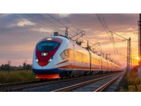 高鐵與綠皮火車(chē)的對(duì)話；慢與快的兩種美好